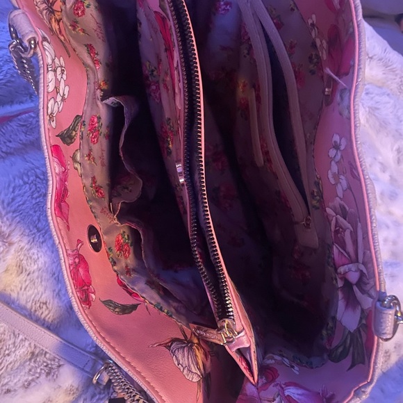 Betsey Johnson chain purse - Picture 11 of 16